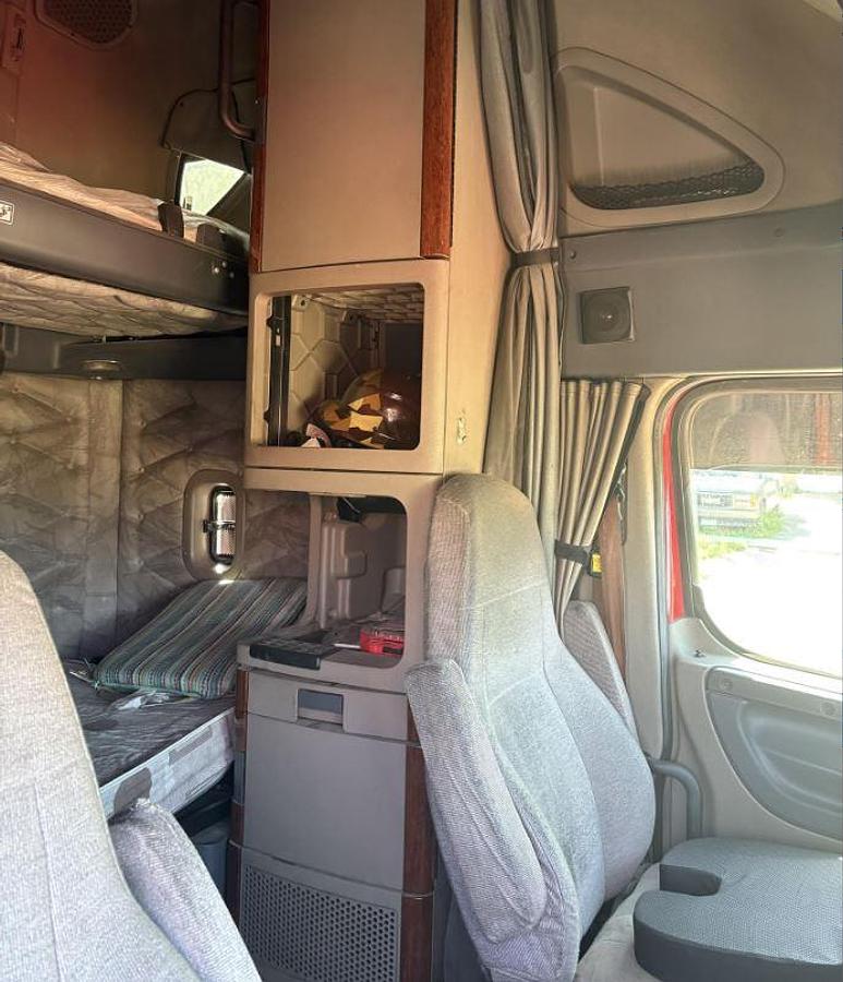 Used 2015 FREIGHTLINER CASCADIA 125