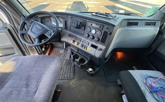 Used 2019 Freightliner CASCADIA 126