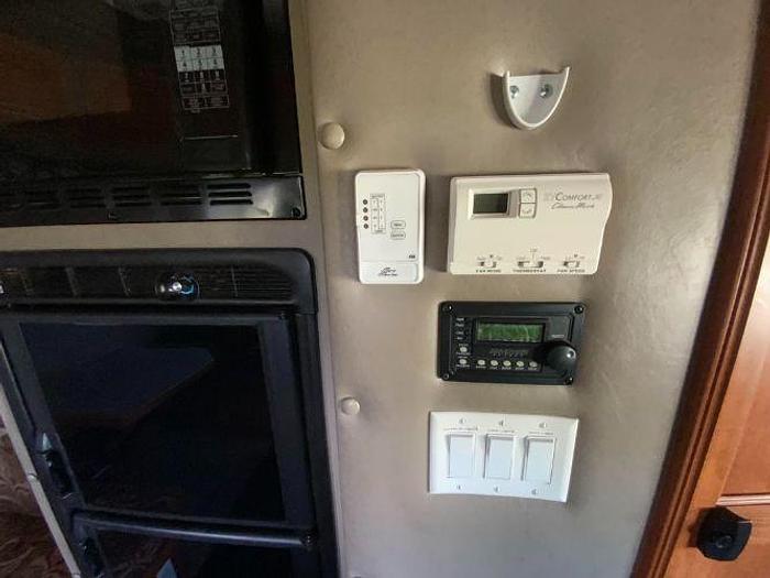 Used 2016 Peterbilt 579 Sleeper Truck