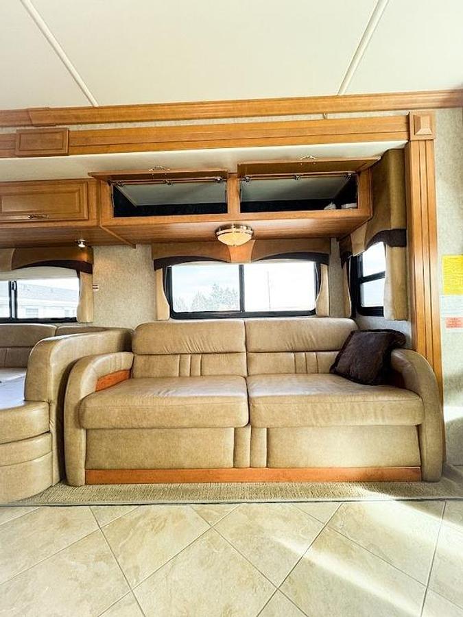 Used 2010 Fleetwood Discovery 40X
