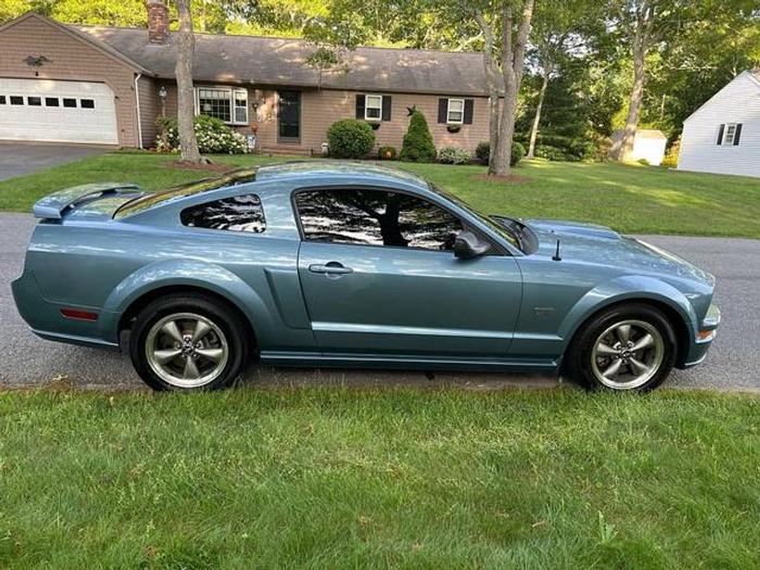 Used 2006 Ford Mustang GT Deluxe