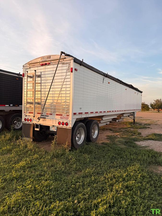 Used 2014 Wilson 431 96W 78H Livestock Trailer