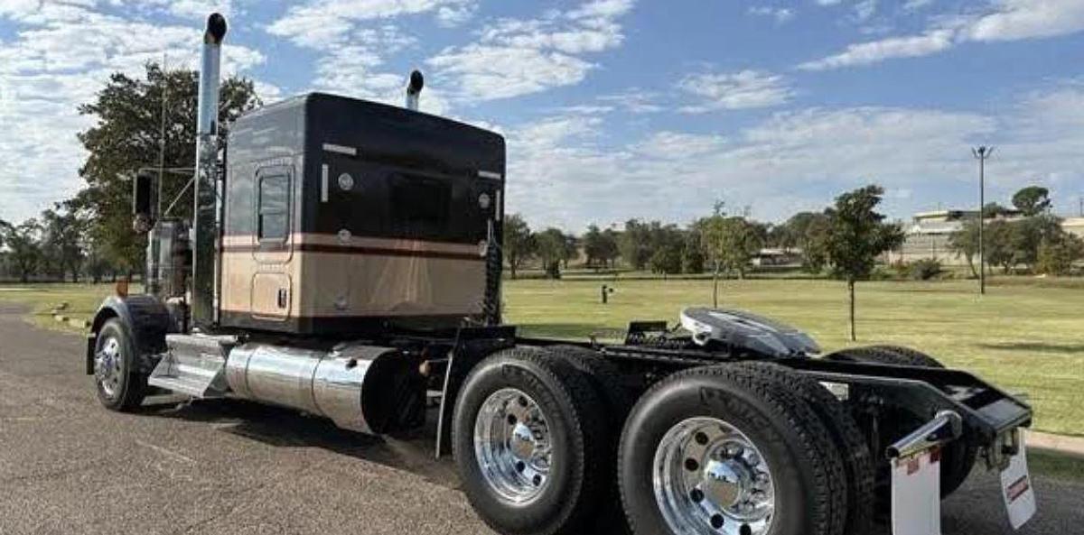 Used 2025 Kenworth W900L