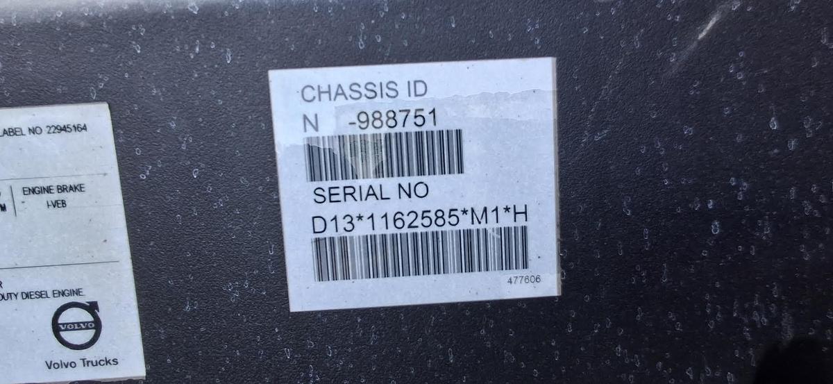 Used 2017 Volvo VNL64T670 Sleeper Semi Truck