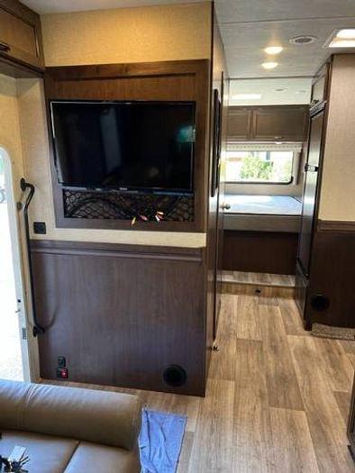 Used 2019 Thor Fourwinds 28Z