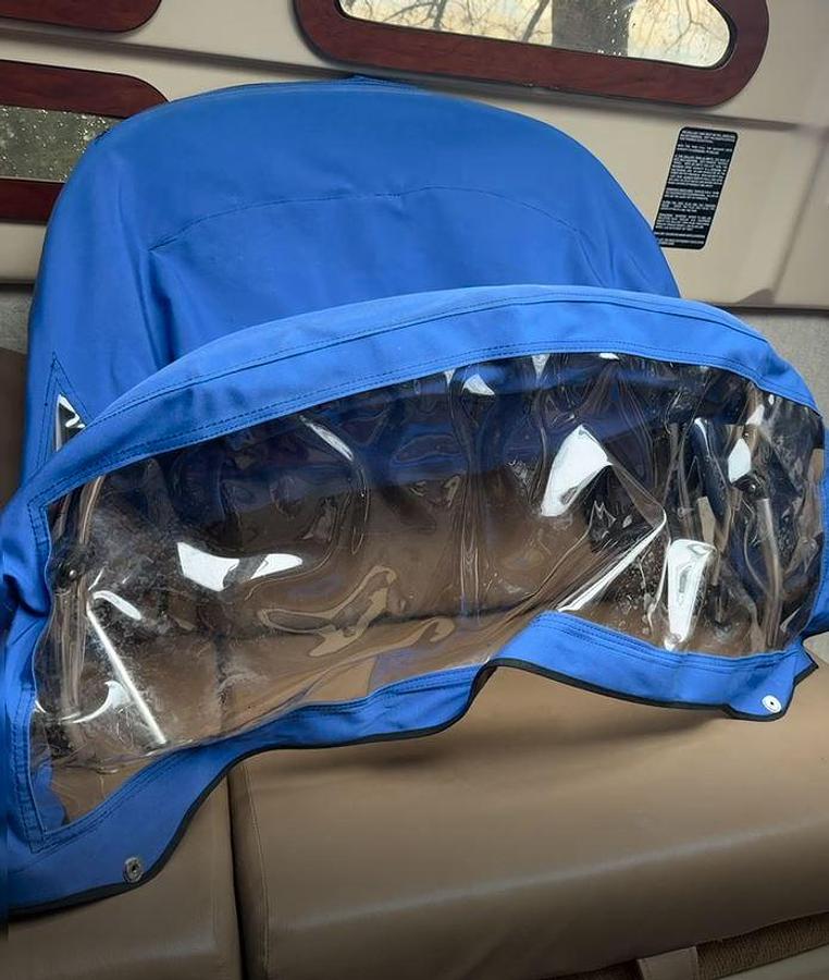 Used 2004 MacGregor 26m Sailboat