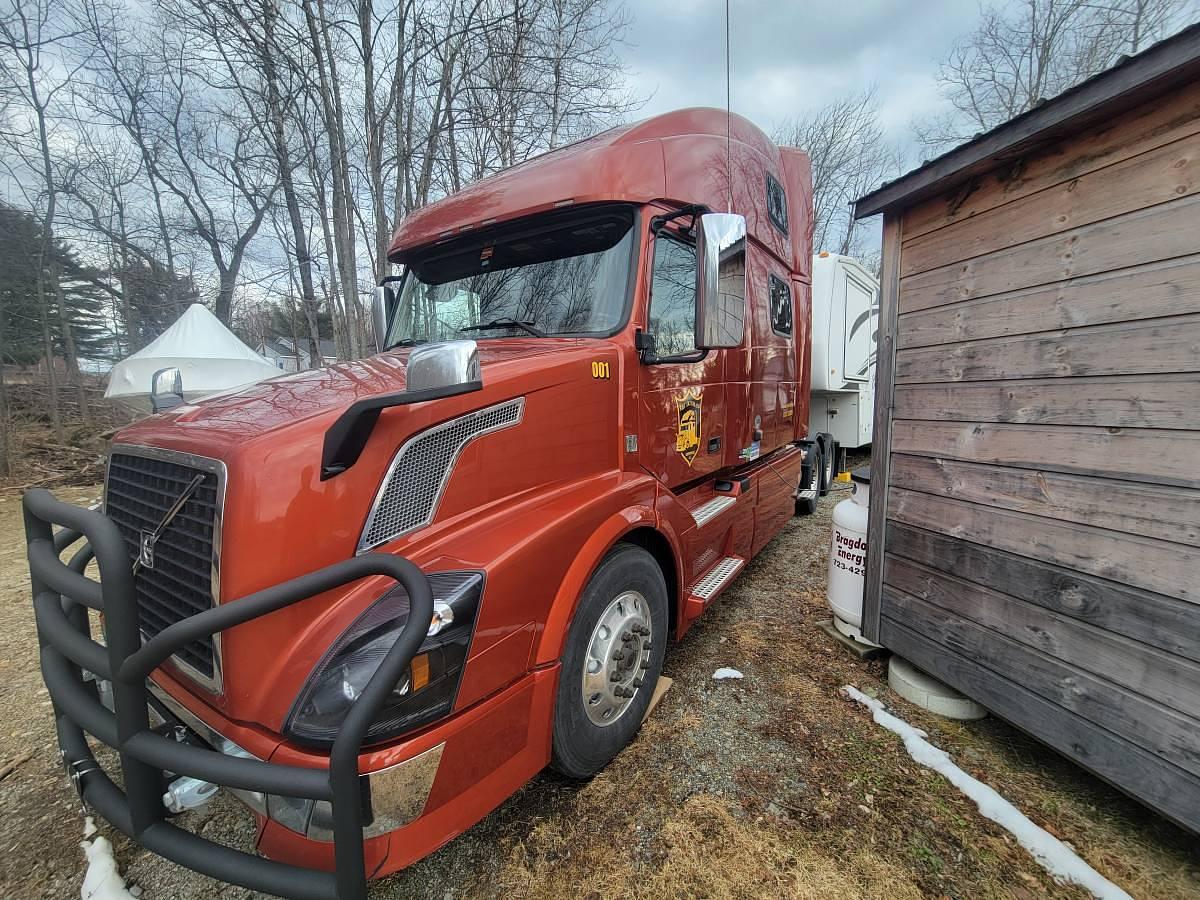 Used 2014 Volvo VNL 760