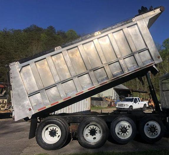 Used 2006 Mack Granite CV713
