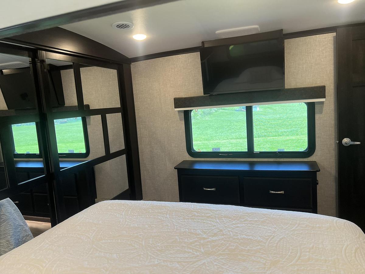 Used 2023 Jayco North Point 390CKDS Fifth Wheel