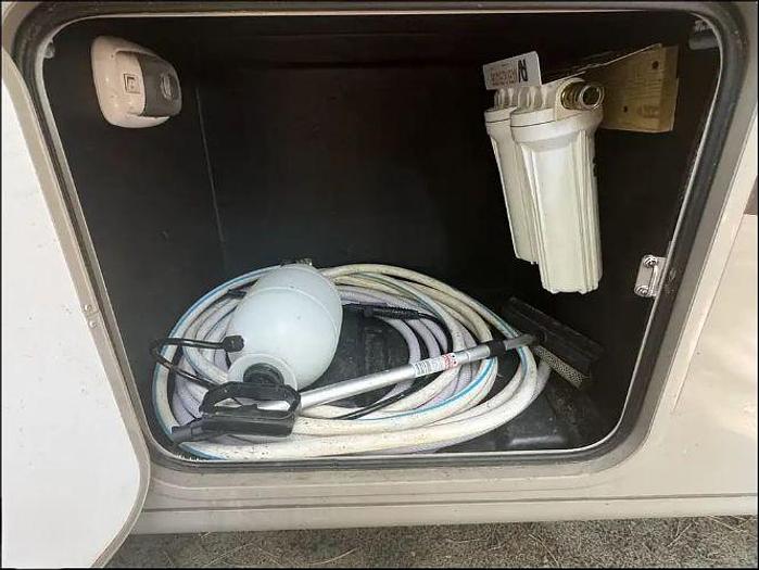 Used 2015 Thor Motor Coach Hurricane 27K