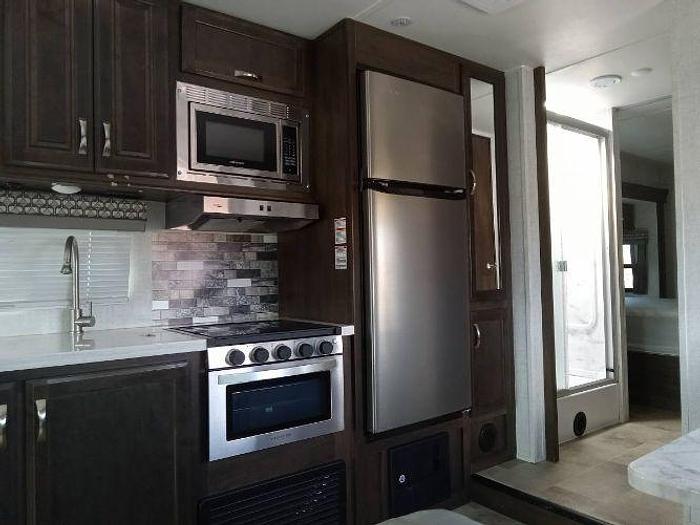 Used 2021 Gulf Stream Conquest 6320