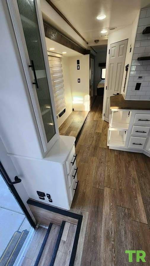 Used 2014 Thor Motor Coach Challenger 37KT
