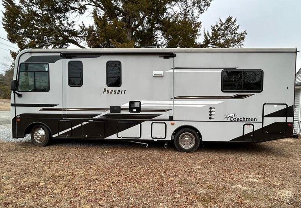 Used 2023 Coachmen Pursuit 29XPS