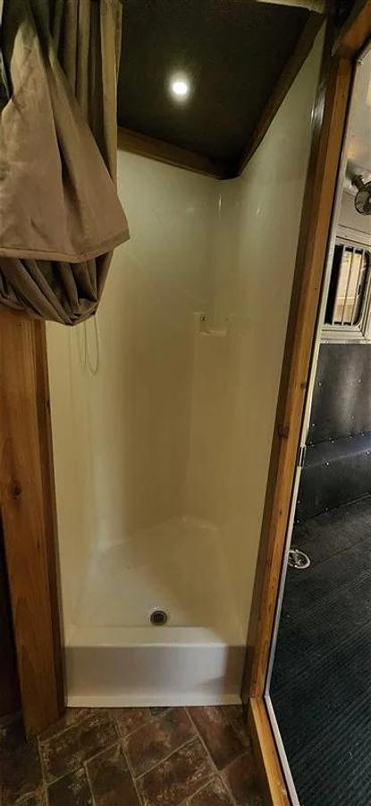 Used 2008 Dream Coach Platinum 3 Horse Trailer