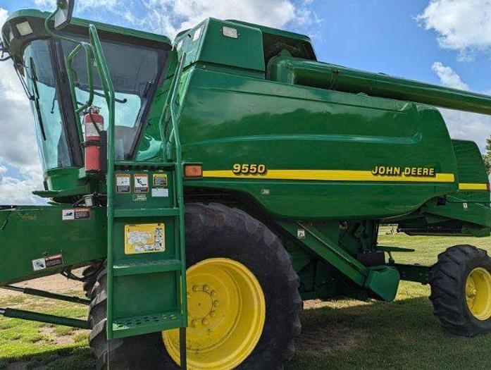 Used 2001 JOHN DEERE 9550