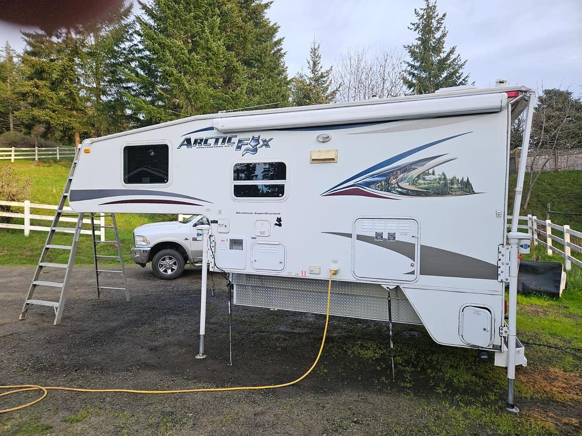Used 2012 Arctic Fox 990 Camper