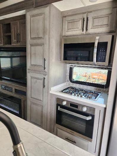 Used 2022 Heartland Bighorn BH 3300DL