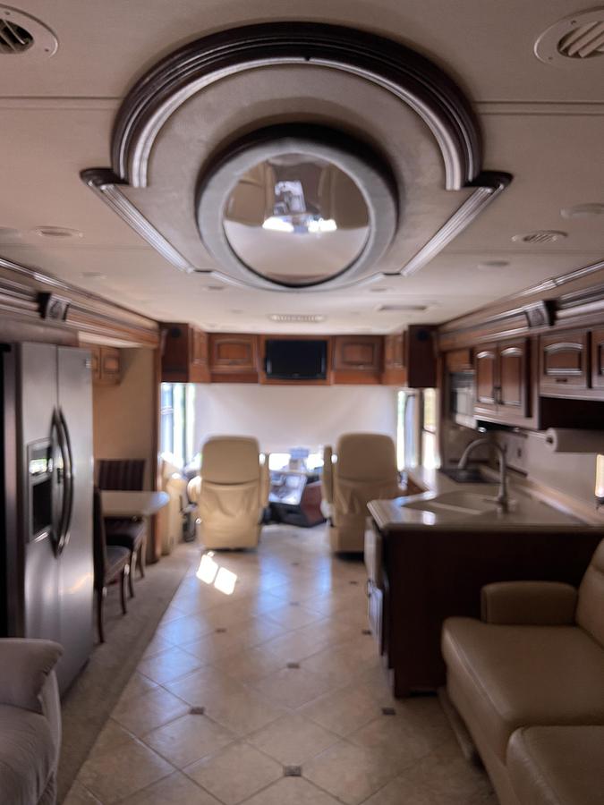 Used 2011 Monaco Camelot 43PKQ Class A Motorhome