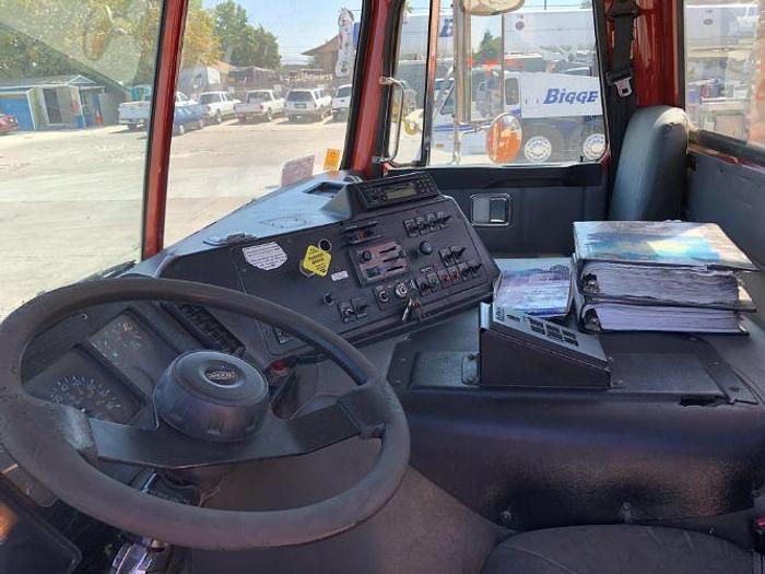 Used 2005 National 1300H 30 Ton Crane Truck