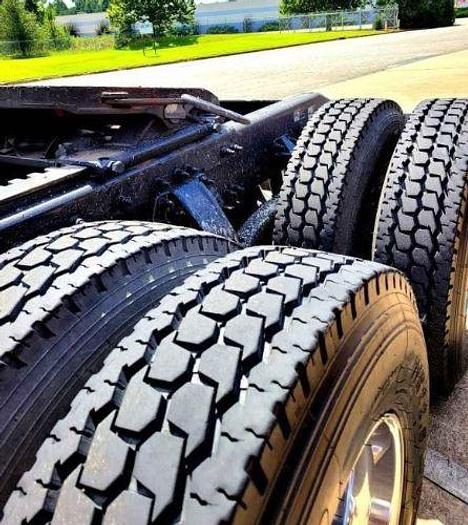 Used 2012 Peterbilt 587