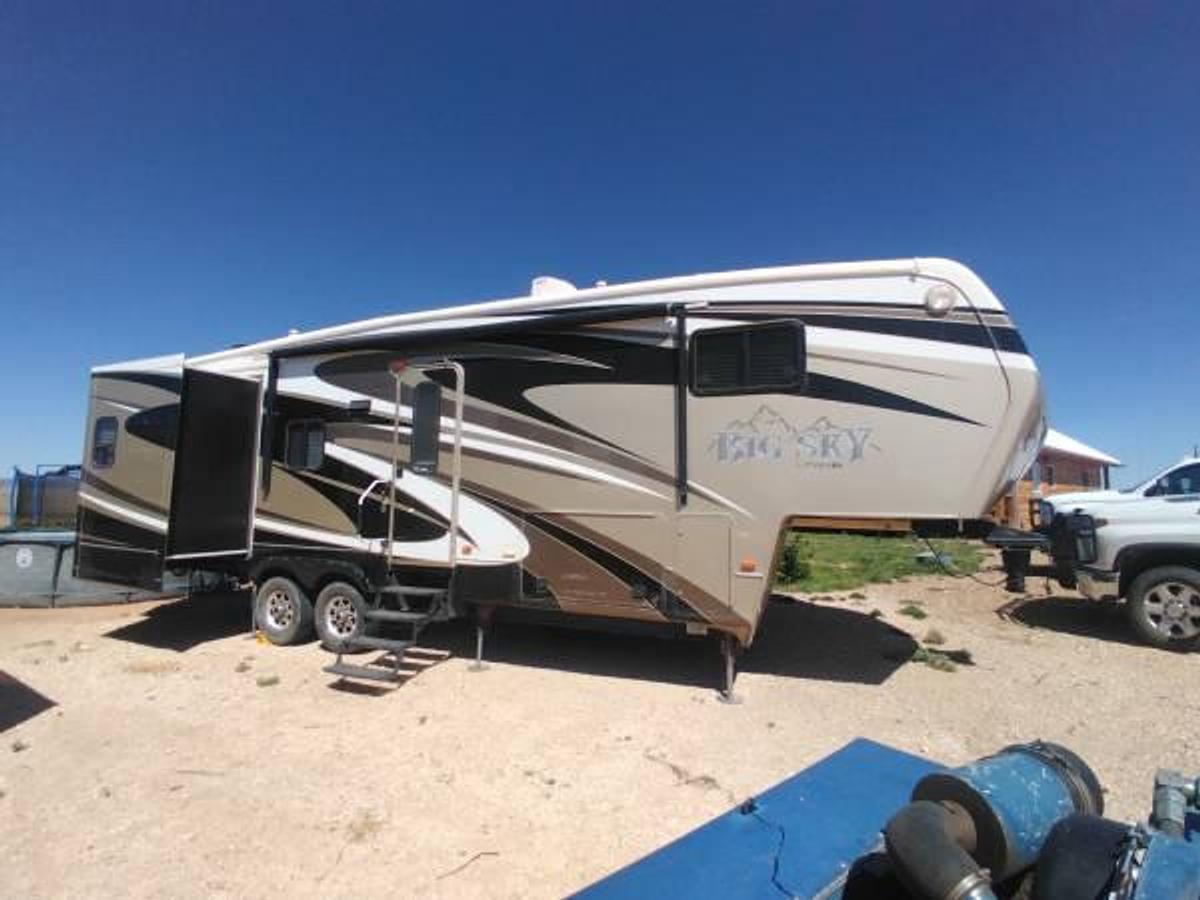 Used 2013 Montana Fifth Wheel