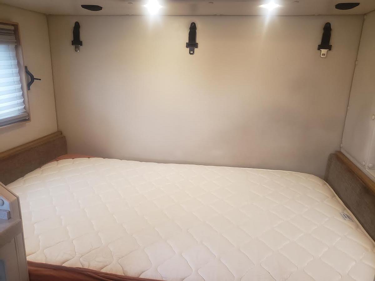 Used 2016 Kenworth T880 172" 2017 ARI SLPR Toterhome