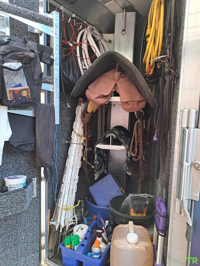 Used 1999 4 Star 2-Horse Trailer