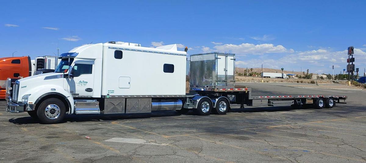 Used 2019 Kenworth T880 with 2013 Doonan Specialized Drop Deck Trailer