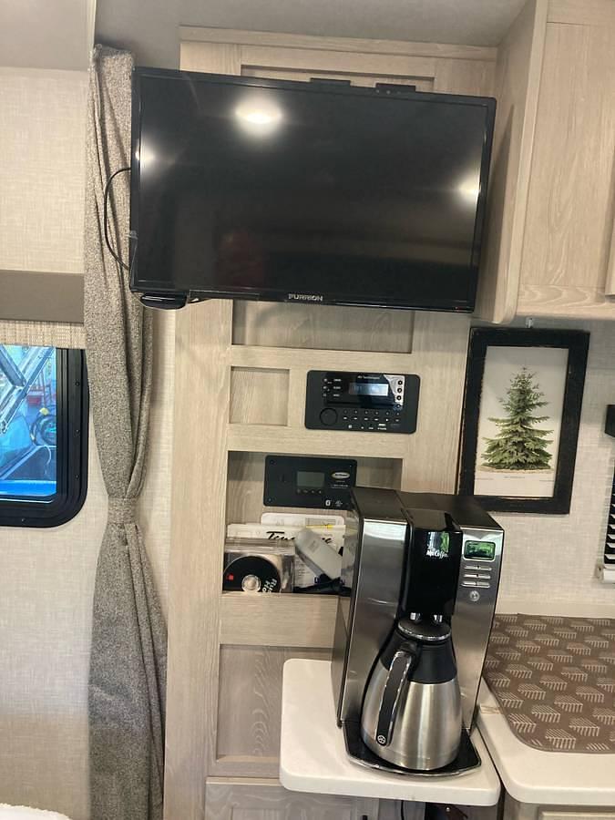 Used 2022 Forest River Flagstaff Micro Lite 21FBRS Travel Trailer