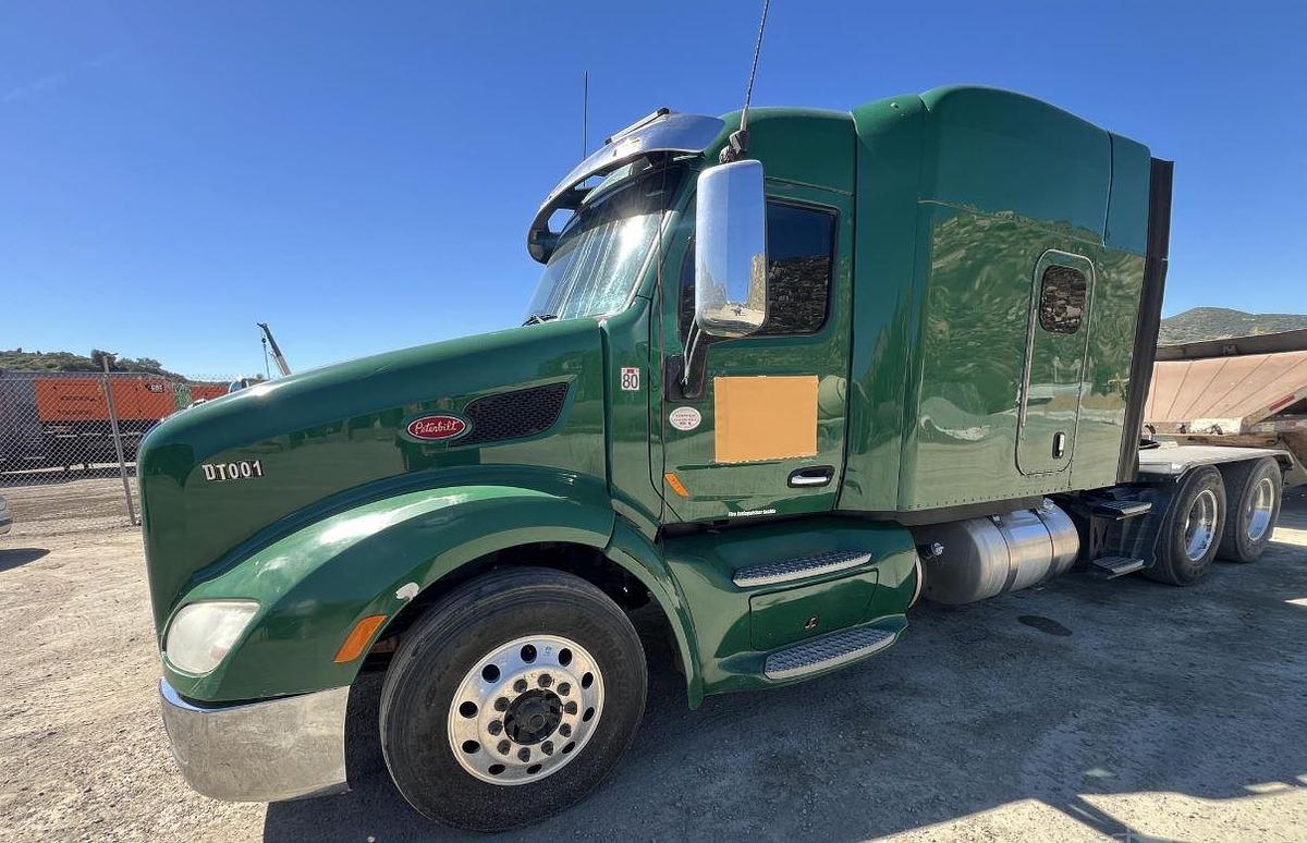 Used 2015 Peterbilt 579