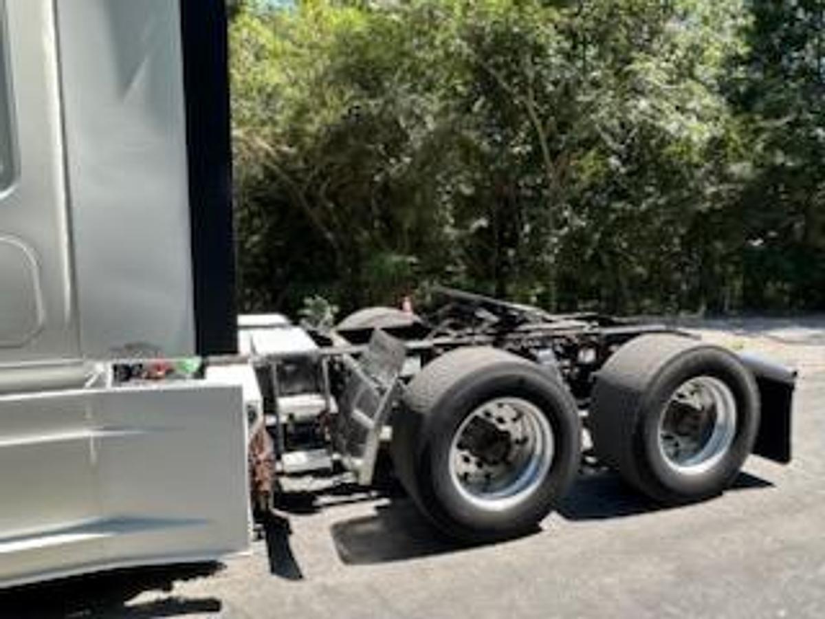 Used 2013 Freightliner Cascadia 125