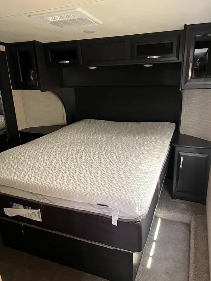 Used 2017 Dutchman Voltage Triton 3551 Fifth Wheel Toy Hauler