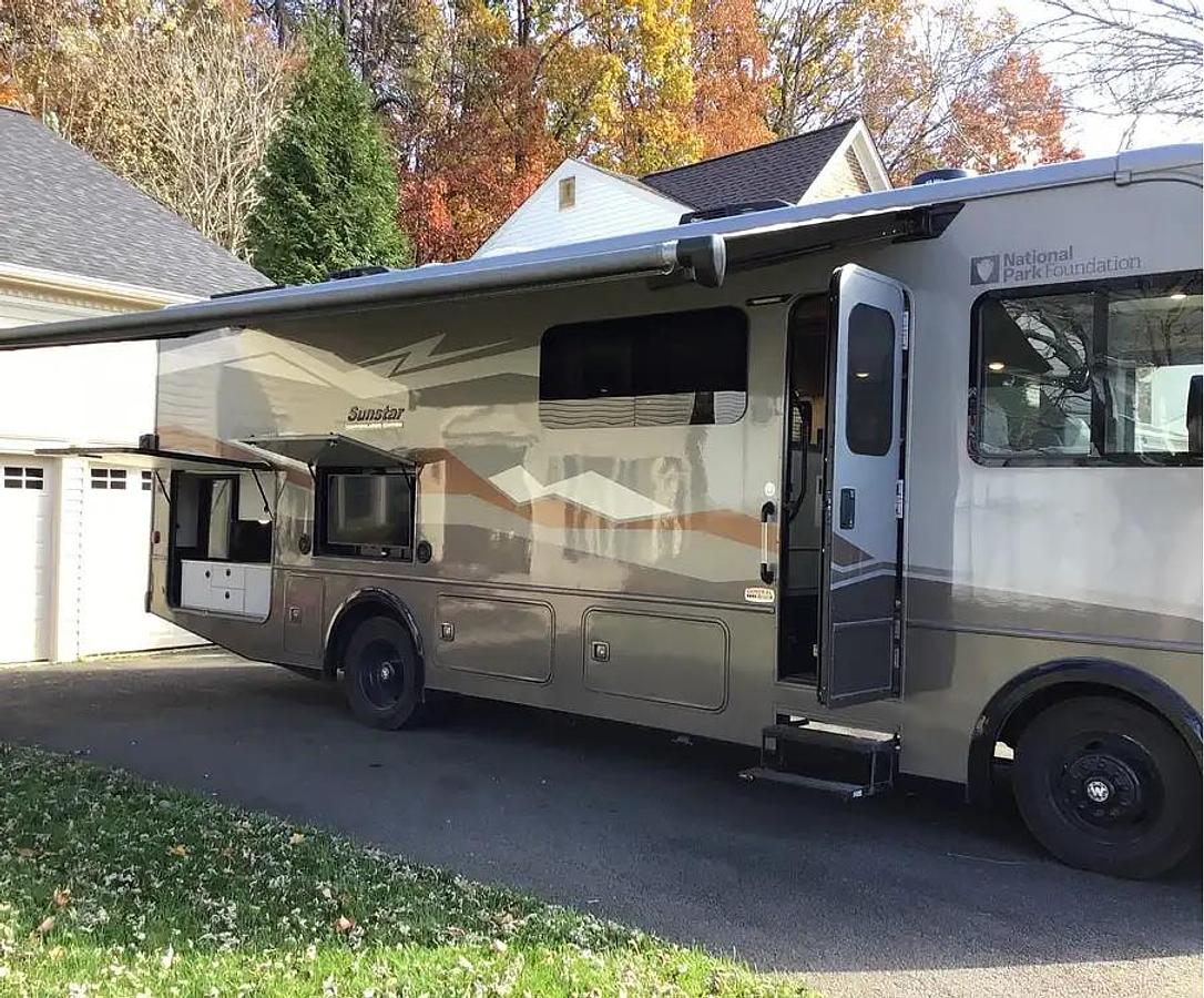 Used 2025 Winnebago Sunstar 29NP Class A Motorhome