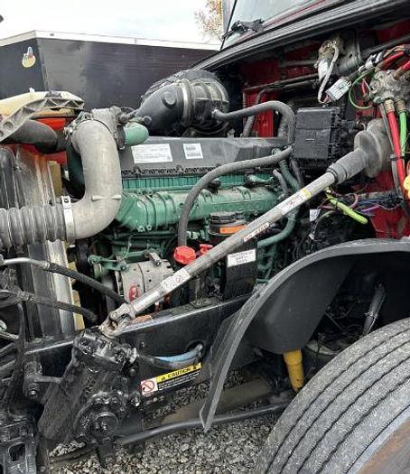 Used 2019 Volvo VNL64T740