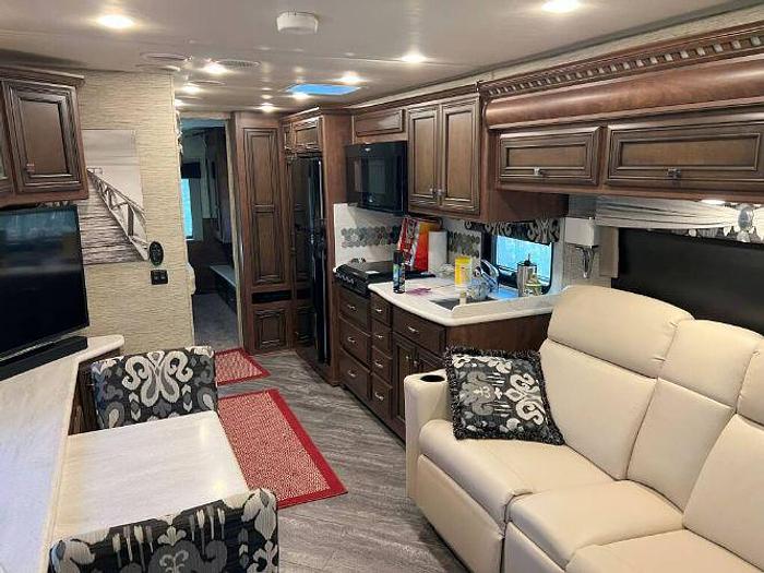 Used 2018 Newmar Bay Star 3113