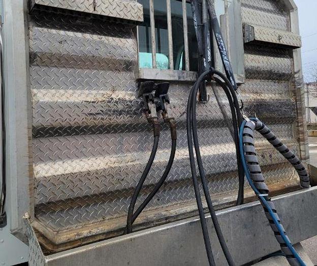 Used 2015 Freightliner CORONADO 122 SD