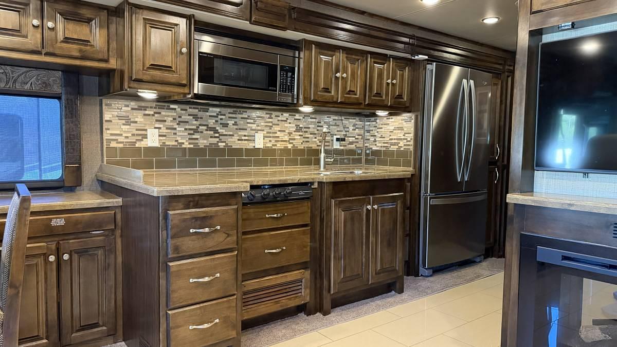 Used 2016 Tiffin Allegro Red 37PA