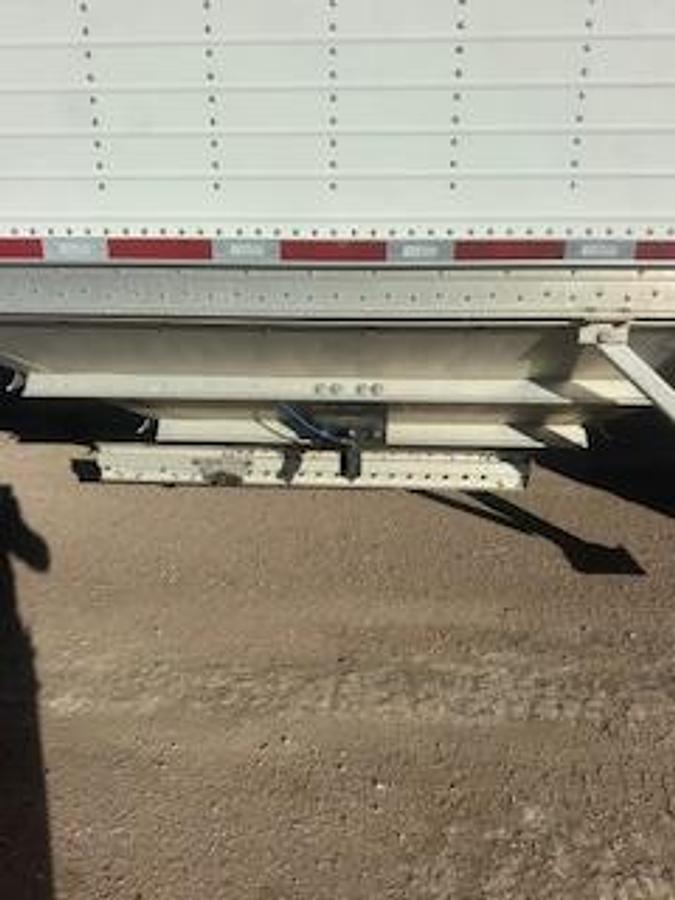 Used 2015 Wilson Hopper Grain Trailer