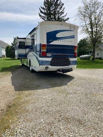 Used 2002 Fleetwood Revolution 38B