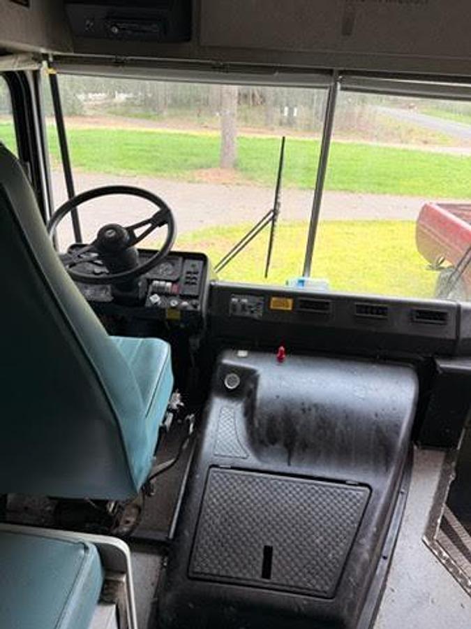 Used 2005 Thomas Transit Bus