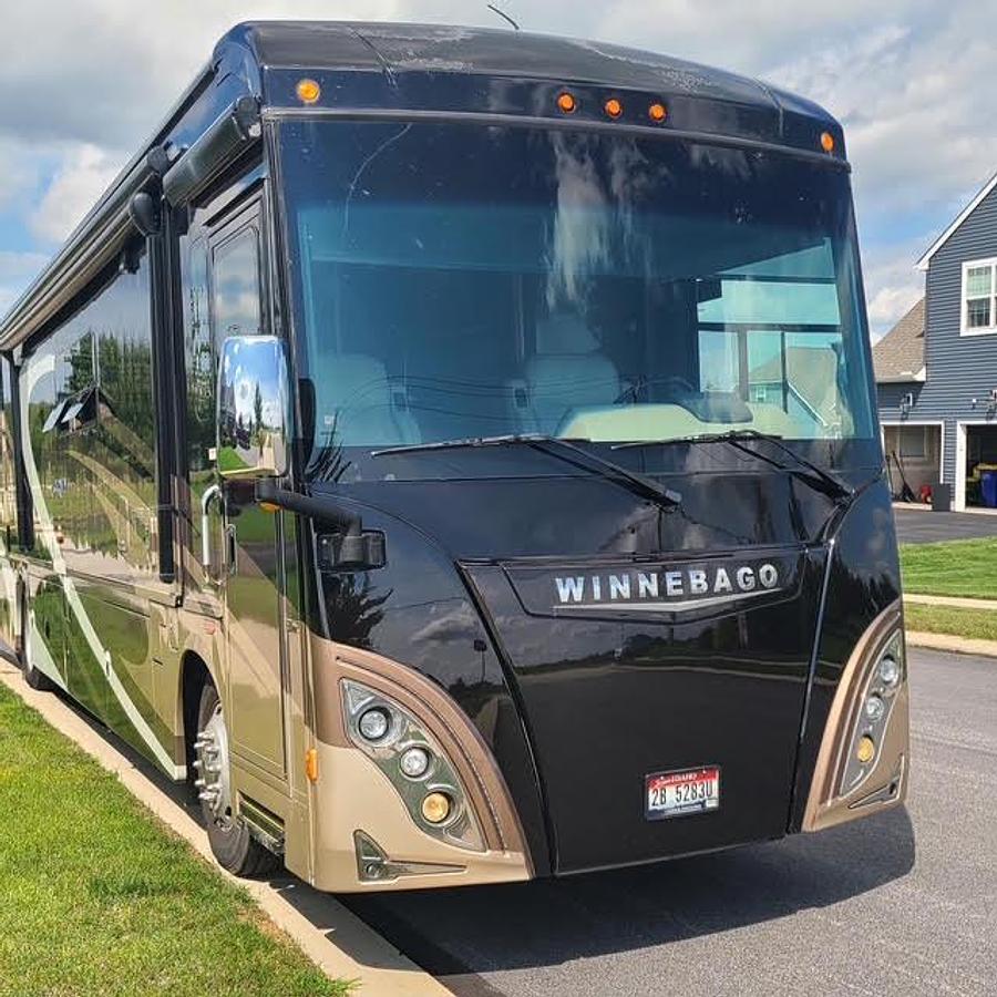 Used 2016 Winnebago Journey 40R Diesel Pusher