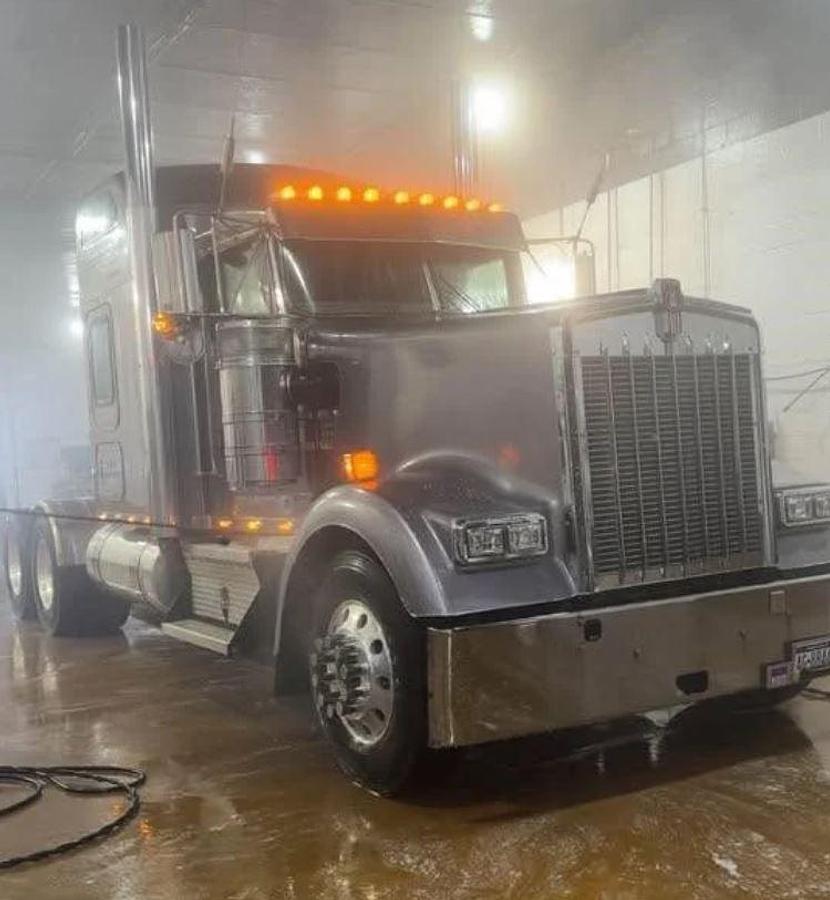 Used 2006 Kenworth W900l
