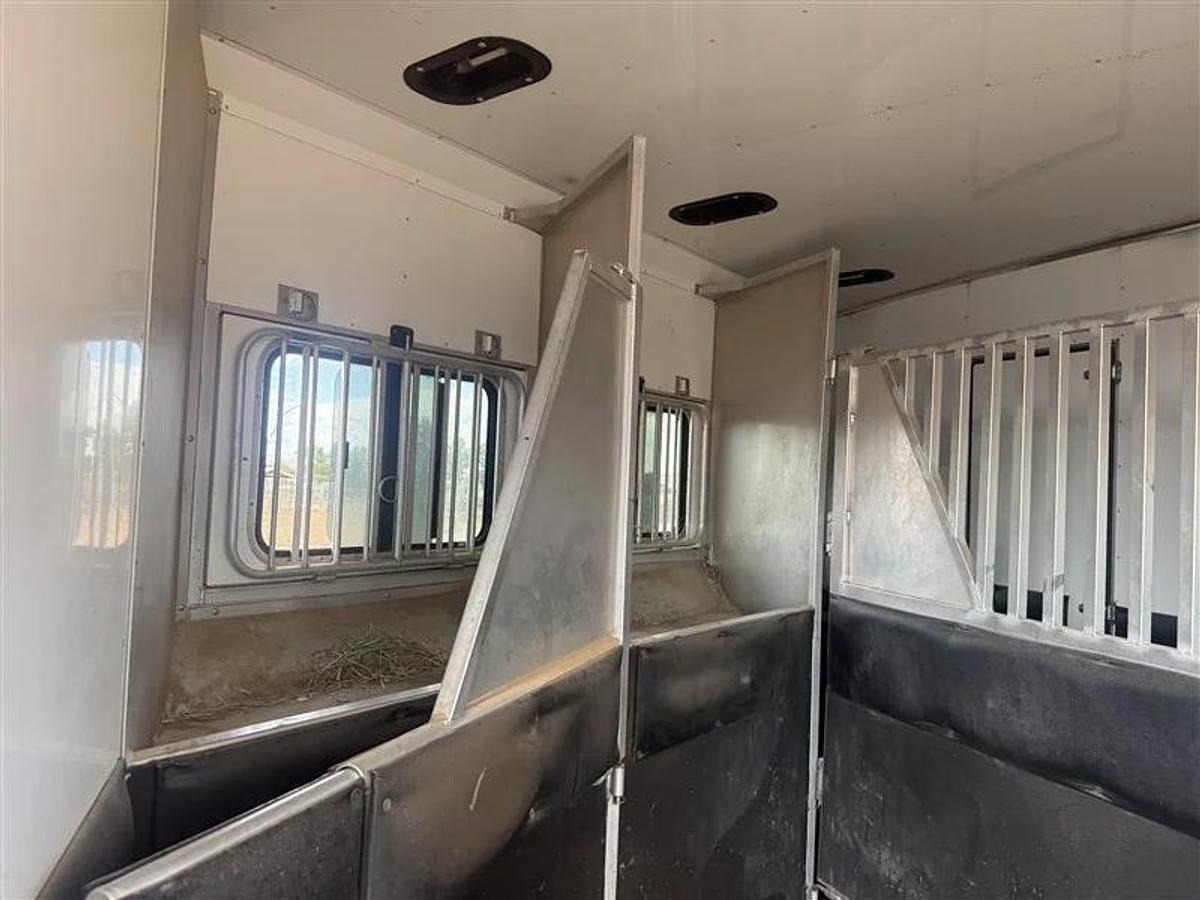 Used 2006 Sundowner 8018 3 Horse