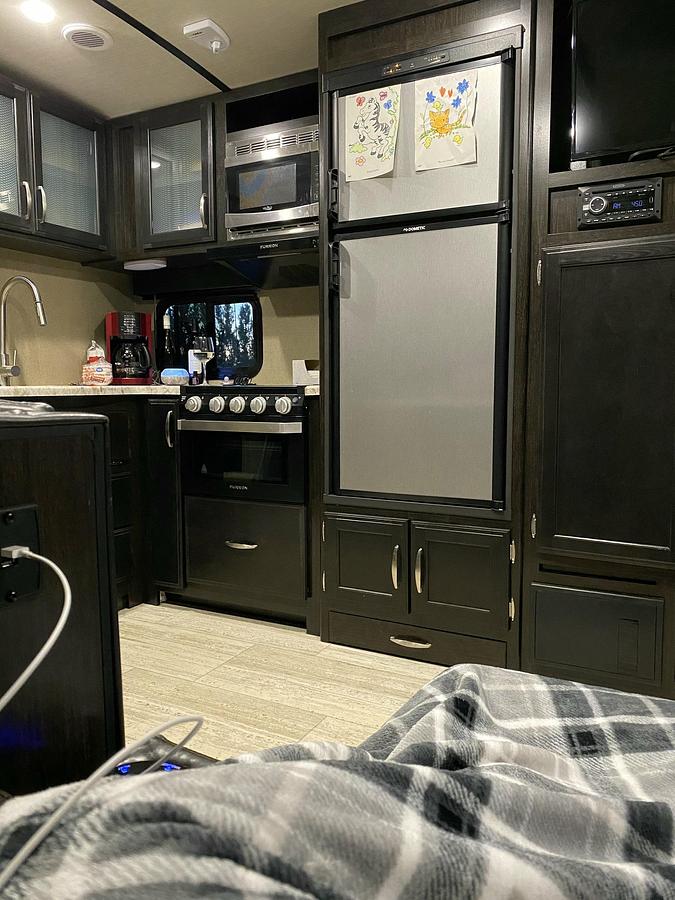 Used 2019 Grand Design Imagine 3170BH Travel Trailer