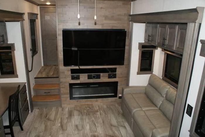 Used 2021 Forest River Riverstone 42FSKG