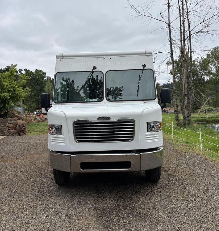 Used 2009 Freightliner MT55
