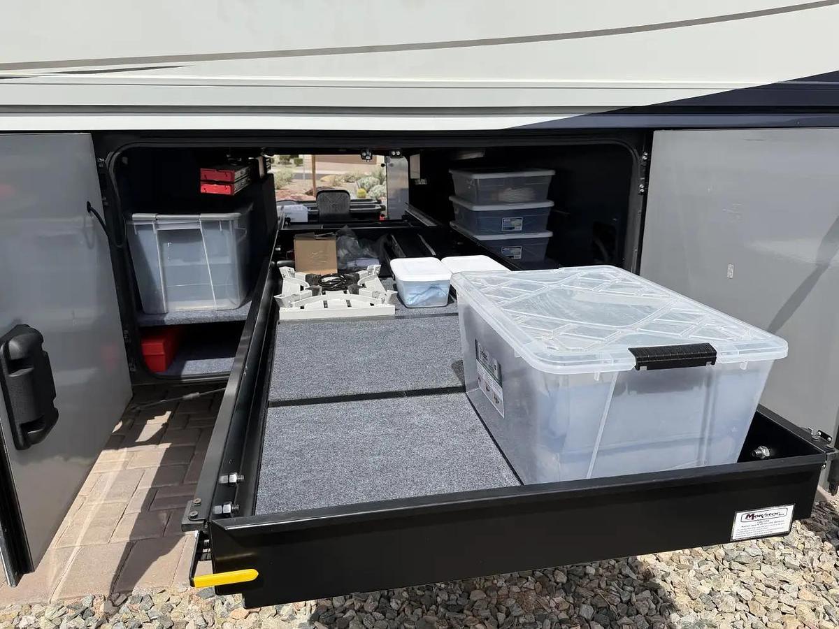 Used 2015 Winnebago Itasca Ellipse 42HD