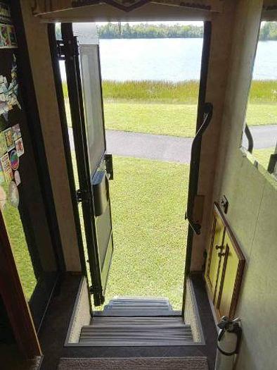Used 2012 Winnebago Sightseer 33C
