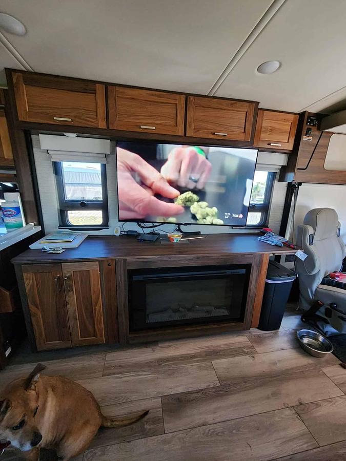 Used 2020 Winnebago Forza 36H Class A Motorhome