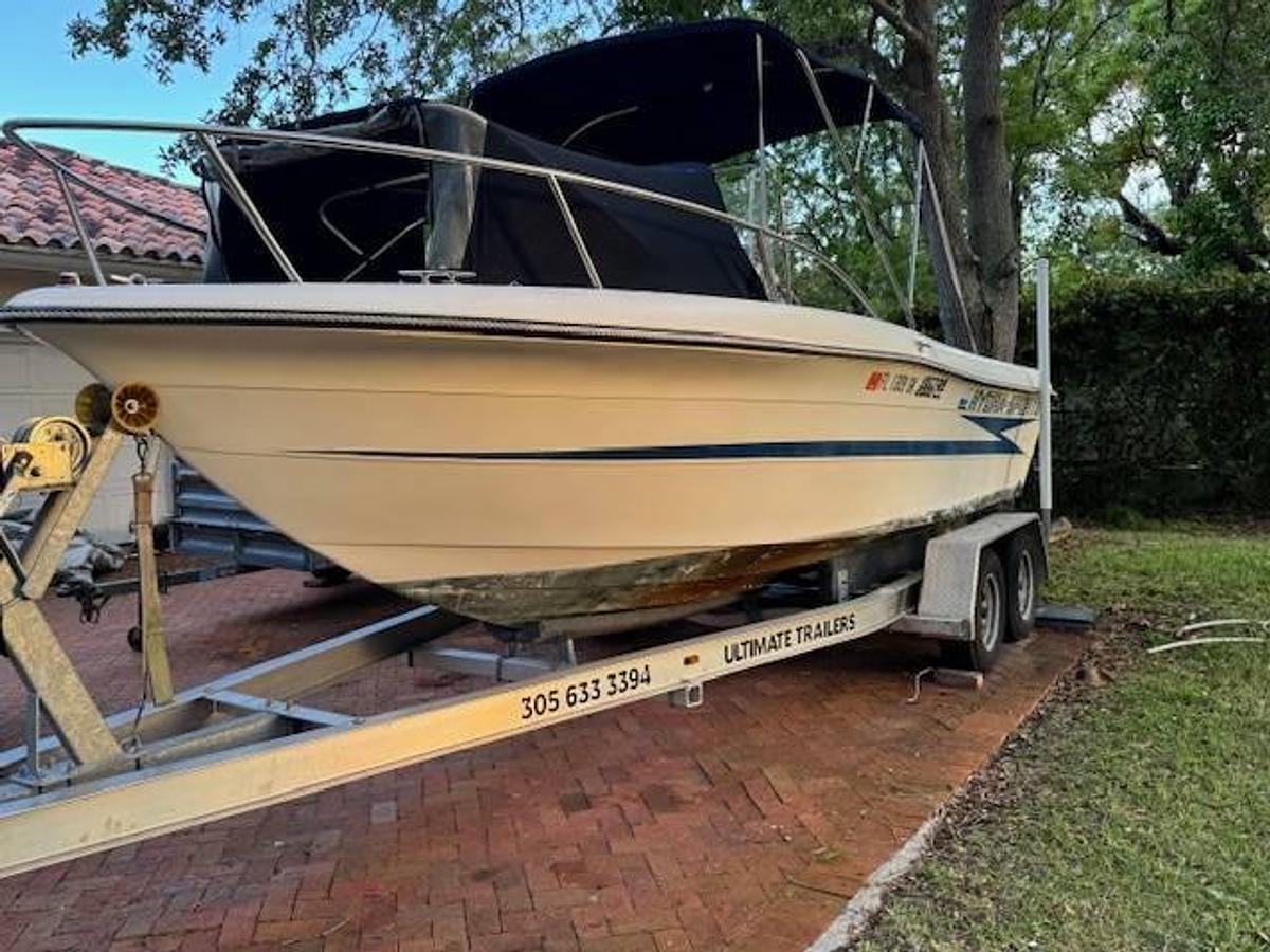 Used 1990 Hydra Sports 2000 Vector Cc